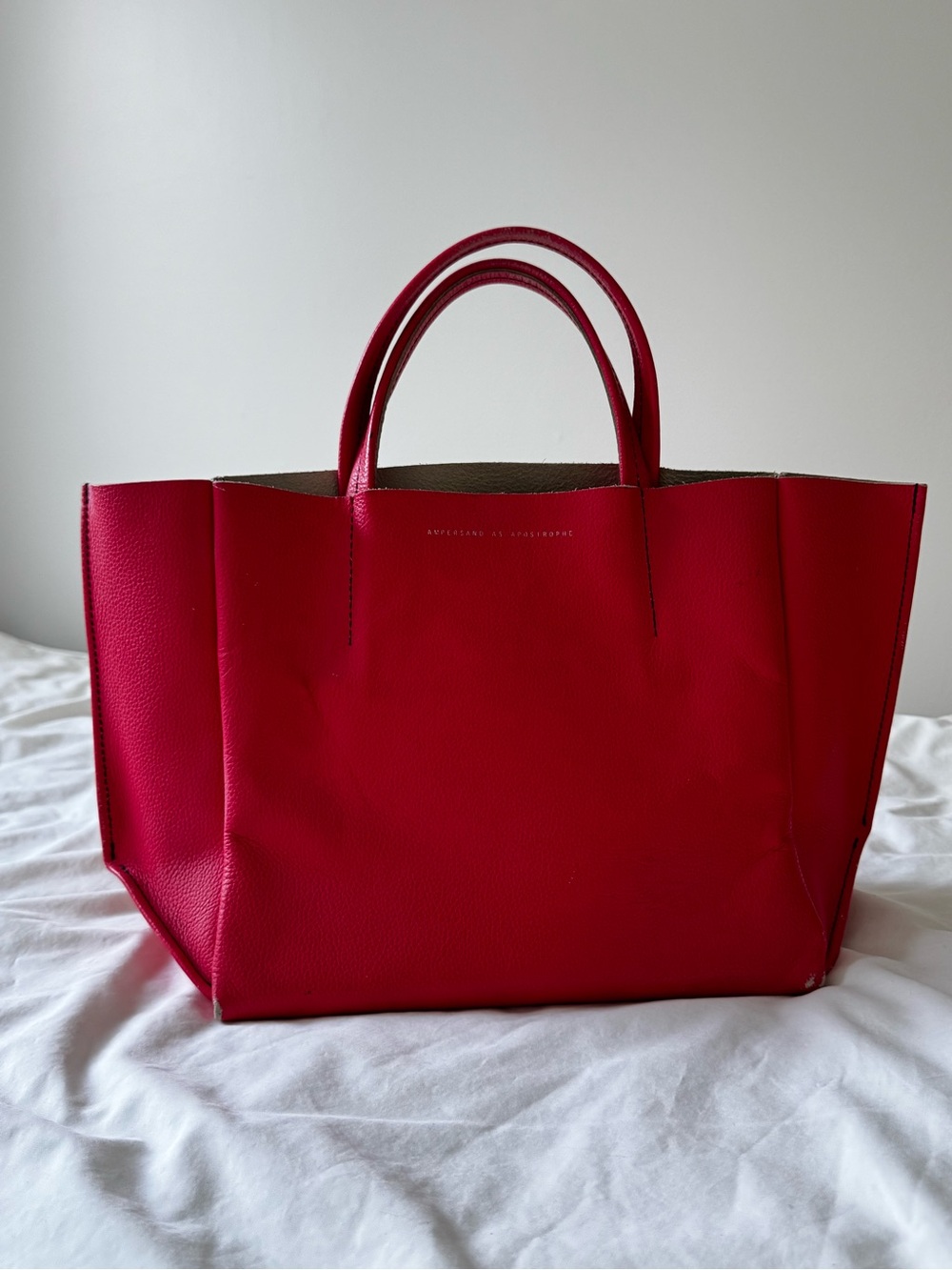 Ampersand as Apostrophe Half Tote Red Leather